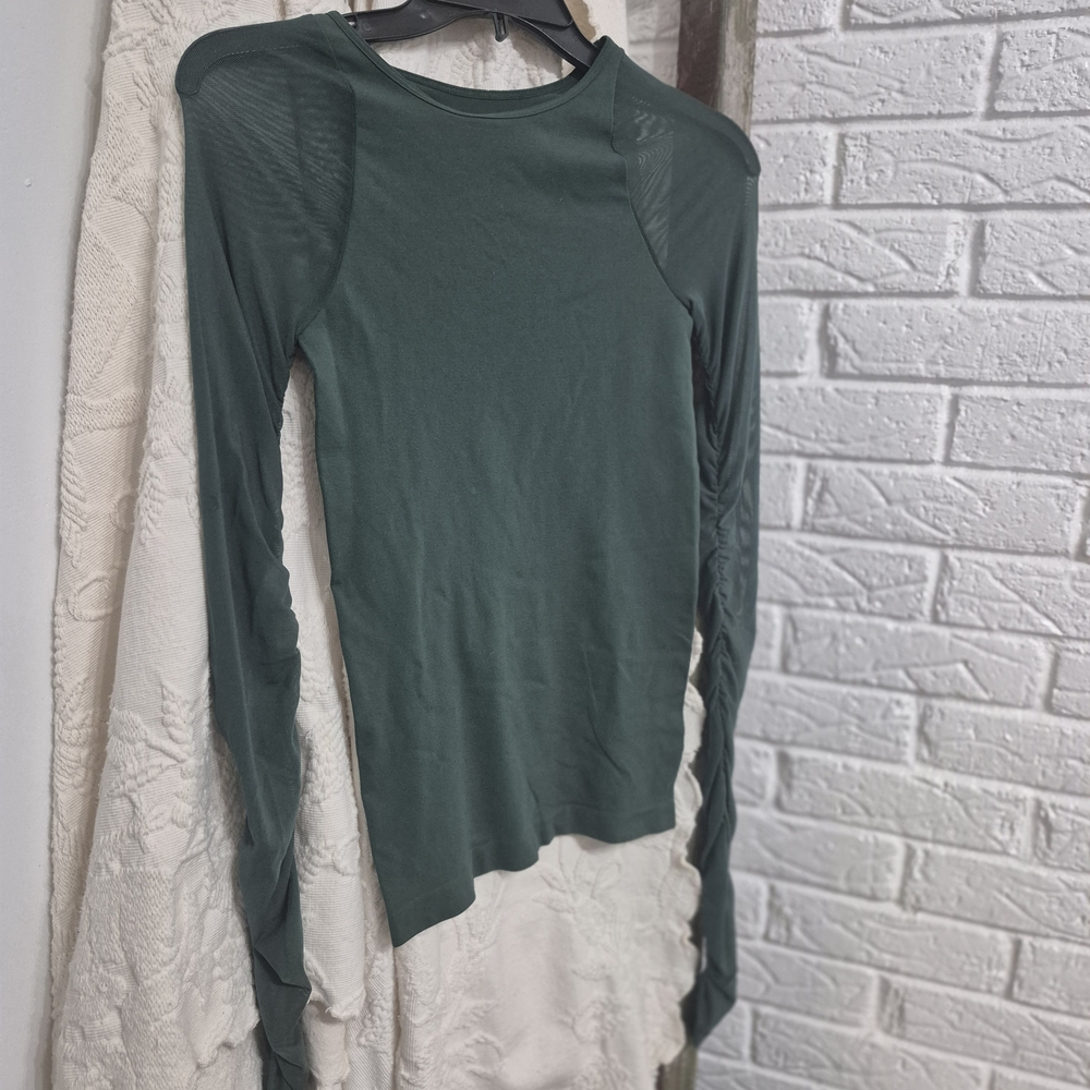 NWOT Free People Elegant Green Long Sleeve Top - Picture 3 of 4